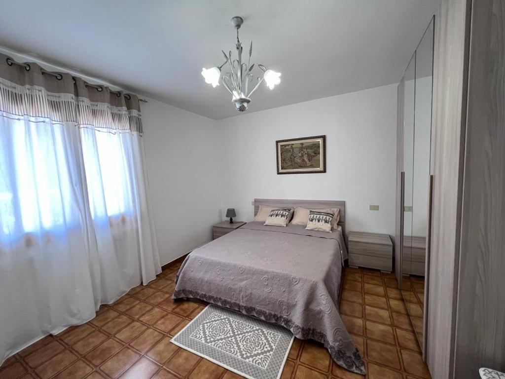 Private Apartment With Garden Cannigione Buitenkant foto